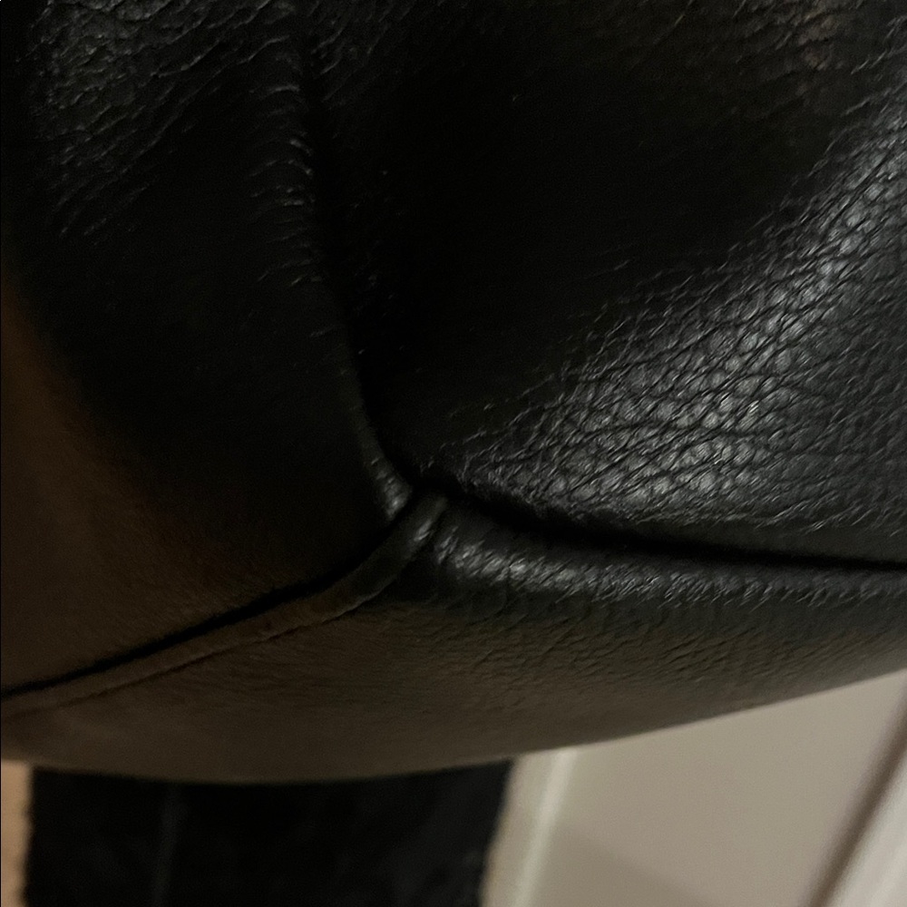HOXIS Elegant Black Tote Bag - Picture 7 of 8